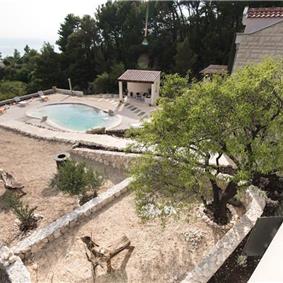 4 Bedroom Villa with Pool, Spa and Gym in Makarska, Sleeps 8